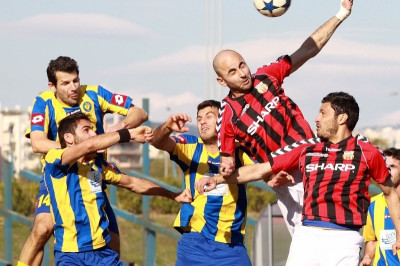 Εκτός οι Βασιλόγιαννης, Τσαμουρλίδης στη Γλυφάδα