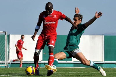 Σύρος: « Κάποιοι παίζουν φιλικά…»