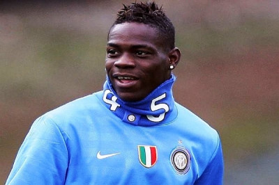 Ο Μπαλοτέλι σε... έκδοση Μέρλιν (photo)