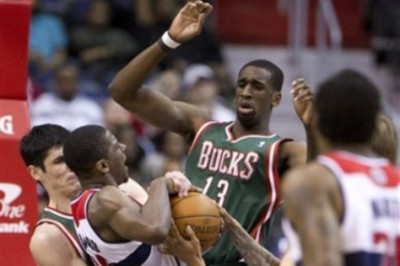 Ψάχνουν «ψηλούς» στους Μπακς