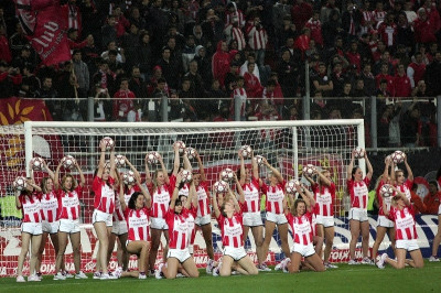 Ετοιμάζονται για τη φιέστα στο «λιμάνι»