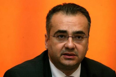 Βερβεσός: «Μονόδρομος η λαϊκή βάση»