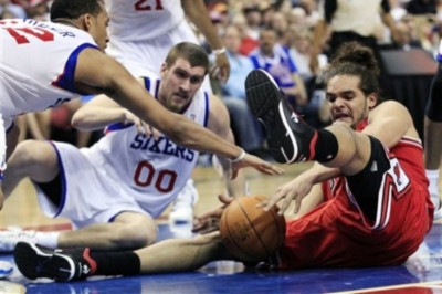 Με Χάους στο 2-1 οι 76ερς