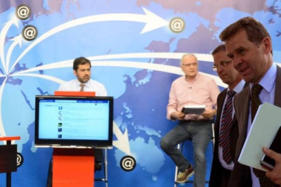 Δείτε LIVE την εκπομπή του Κ. Χαρδαβέλλα στο Newsbomb