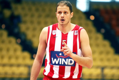 Νεστέροβιτς: «Στην Πόλη με τον Ολυμπιακό»