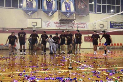 Πανηγυρίζει την άνοδο στην Α2 η Δραπετσώνα