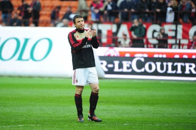 Πρόταση ανανέωσης σε Φαν Μπόμελ