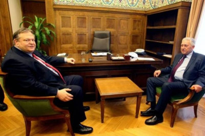 Συμφωνία Βενιζέλου με Κουβέλη