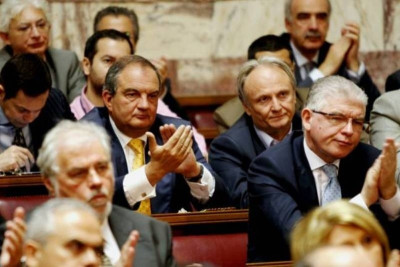 Ηγετική εμφάνιση Καραμανλή στην ομιλία Σαμαρά