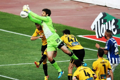 Εκτός Κοντοές, Σιαλμάς, μέσα Καφές «Dimi»