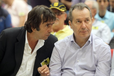 Προετοιμάζει την πρότασή του ο Αθανασιάδης