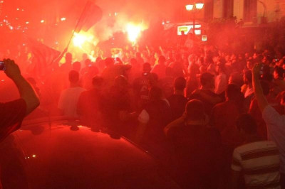 Και η Πάτρα είναι κόκκινη! (videos)