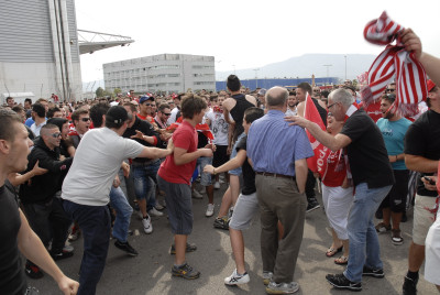 Άφιξη Ολυμπιακού: Η πιο «γλυκιά» αναμονή! (videos+photos)