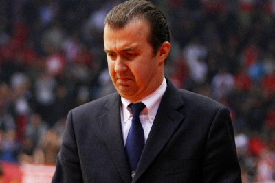 Τρίζει η καρέκλα του Ζούρου ελέω Πιανιτζάνι