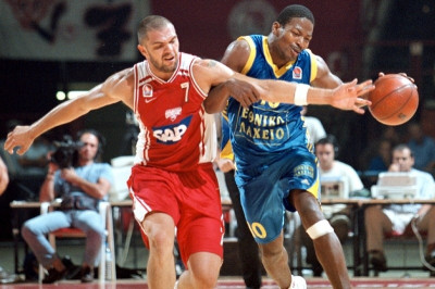 «Ωραίο που συνεχίζεται η γενιά Παπανικολάου στο ελληνικό μπάσκετ»