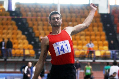 Με το… δεξί ο Τσάκωνας