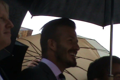 Ολυμπιακή Φλόγα: Beckham... chating (video)