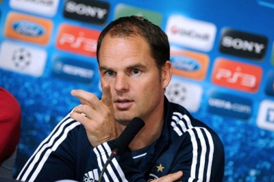 Δεν θέλει Λίβερπουλ ο Ντε Μπουρ!