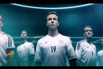 Euro 2012: «Τρέχει» με Μερσεντές η Γερμανία! (video)