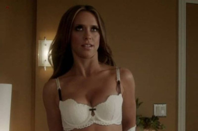 Jennifer Love Hewitt οι hot σκηνές συνεχίζονται