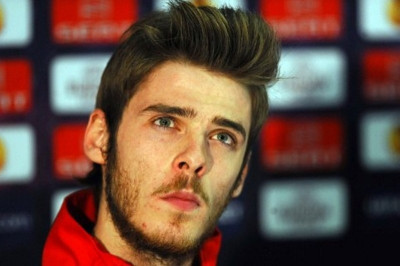 Φαν ντερ Σαρ: «Να μην ακούει τις συγκρίσεις ο Ντε Χέα»