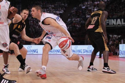 Θέλει Κοζέρ η Μάλαγα!