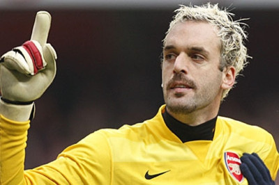 Τέλος ο Αλμούνια από την Αρσεναλ