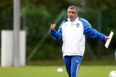 Τρία dvd για κάθε αντίπαλο μοίρασε ο Σάντος