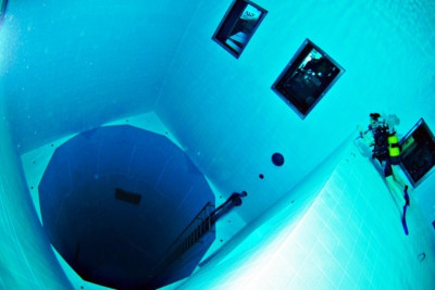Nemo 33, η πιο βαθιά πισίνα στον κόσμο (video)