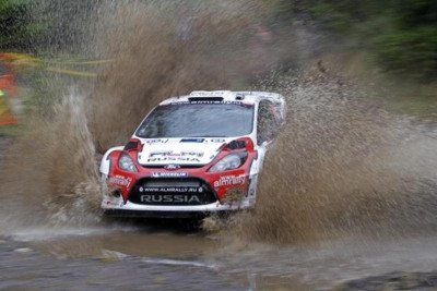 Ράλι Ακρόπολις: Προβλήματα για Νοβίκοφ και Τάνακ στην έβδομη ειδική!