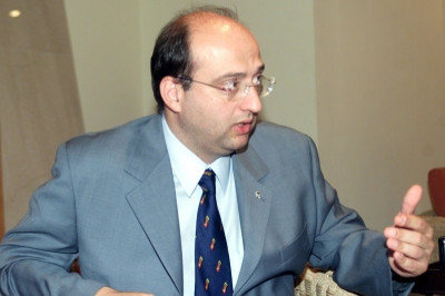 Παραμένει ο Μπογονικολός