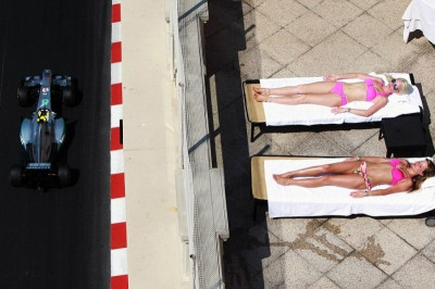 Μονακό: Καυτά κορίτσια, ήλιος, θάλασσα και F1... Σκέφτεστε τίποτα καλύτερο;