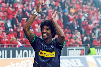 Ντάντε: «Μπορώ να προσφέρω εμπειρία στη Μπάγερν»