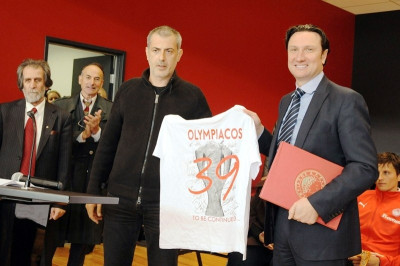 «Ευχαριστούμε τον Ολυμπιακό για την επίσκεψη στο κολλέγιο Alphington»