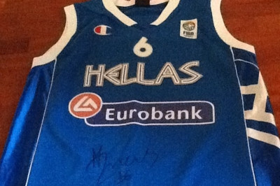 Σε δημοπρασία για φιλανθρωπικό σκοπό η φανέλα του Ζήση