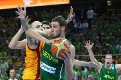 Πλησιάζει στους Τορόντο Ράπτορς ο Γιόνας Βαλαντσίουνας