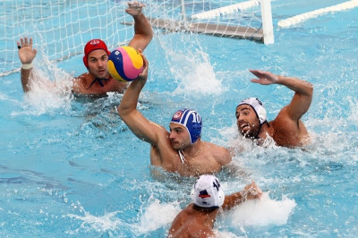 Η έδρα στο λιμάνι σπάει;