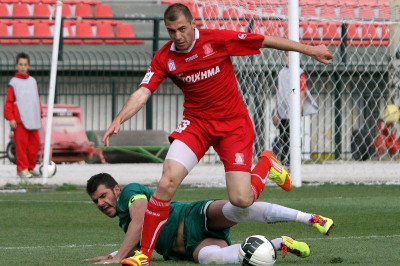 Παρελθόν από Πανσερραϊκό και ο Στεφανίδης