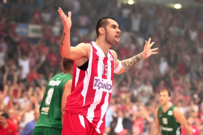 Οι πανηγυρισμοί των παικτών του Ολυμπιακού στο φινάλε