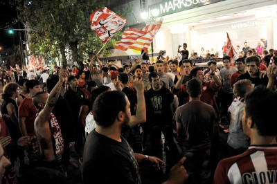 Στα ερυθρόλευκα ο Πειραιάς (photos)