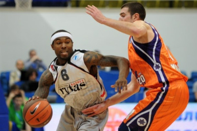 Προς Σαν Αντόνιο Σπερς ο Νάντο Ντε Κολό