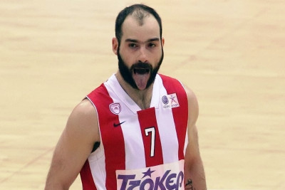 Όταν ο Σπανούλης έβγαλε γλώσσα (video)