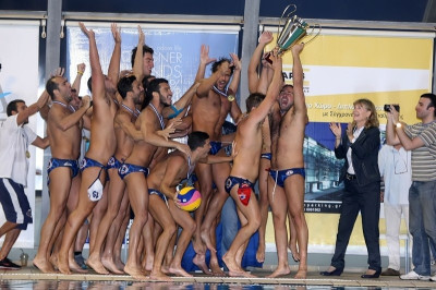 Τα σήκωσε όλα η Βουλιαγμένη! (video+photos)