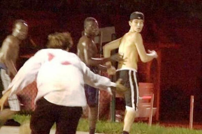 Βίντεο: Κανίβαλος κυνηγά ανθρώπους