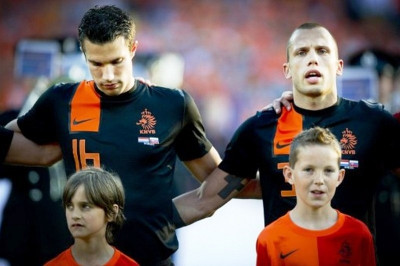 Euro 2012: Θέλει το τρόπαιο ο Φαν Πέρσι