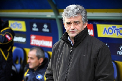 Σάκης Τσιώλης