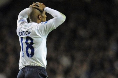 Euro 2012: Πέθανε ο πατέρας του Ντεφό!