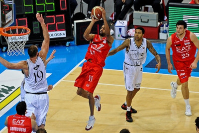 «Βλέπει» Νίκολας η Μακάμπι