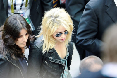 Euro 2012: Στο πλευρό του Πικέ η Σακίρα