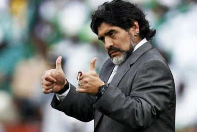 Euro 2012: Μαραντόνα: «Αναγεννημένη η Γαλλία με Μπλαν»